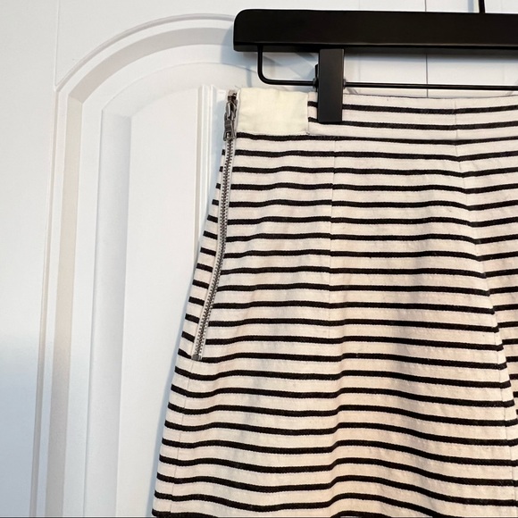 Alice and Olivia Knee Length Striped Skirt - Picture 5 of 12